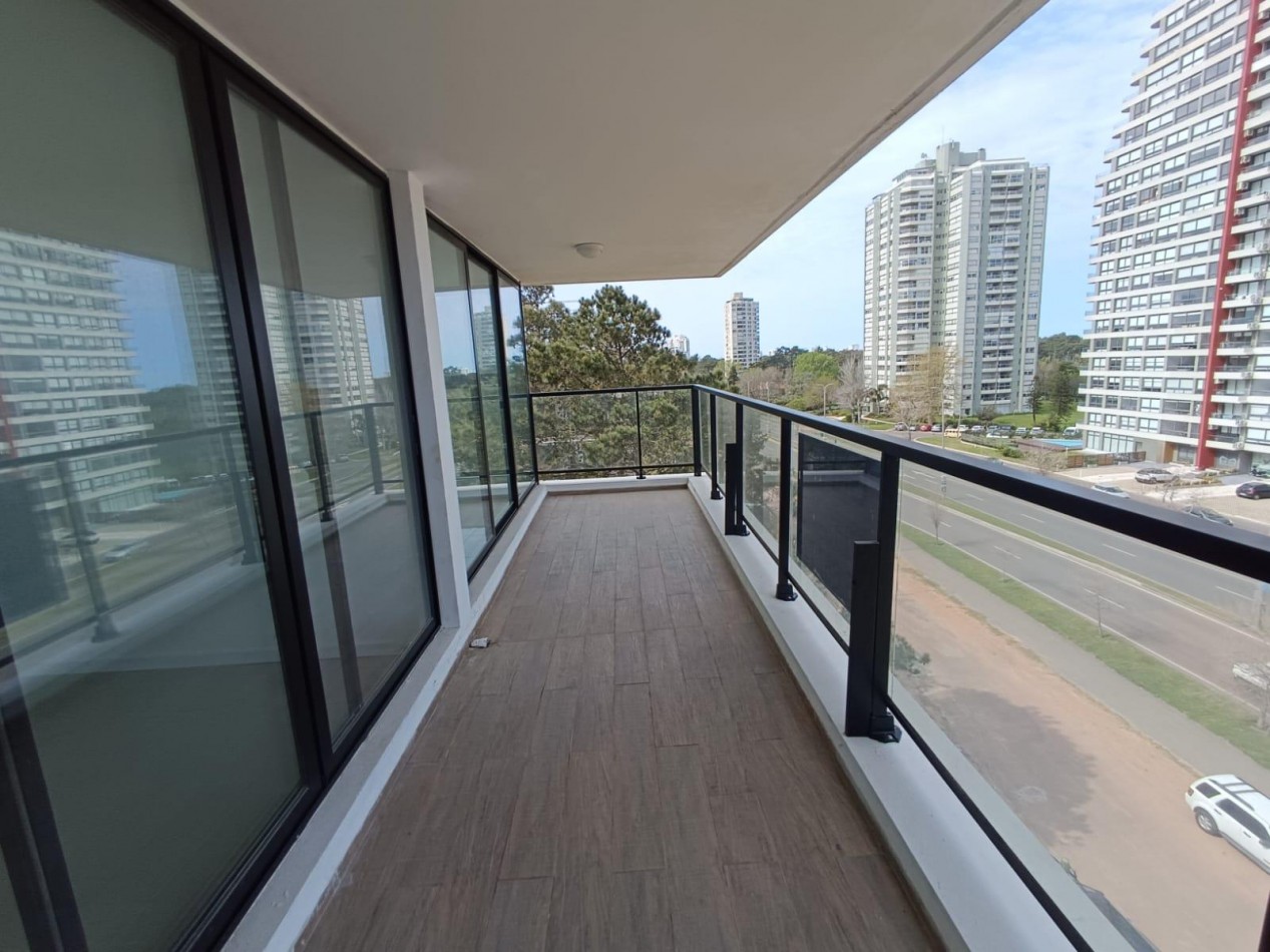 APARTAMENTO DE 3 DORMITORIOS A ESTRENAR SOBRE AV. ROOSEVELT. FINANCIACION.