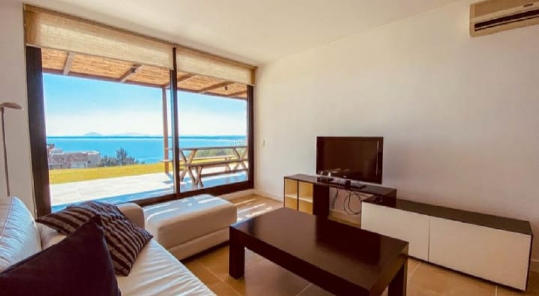 QUARTIER PUNTA BALLENA. 1 dormitorio vista al mar con parrillero