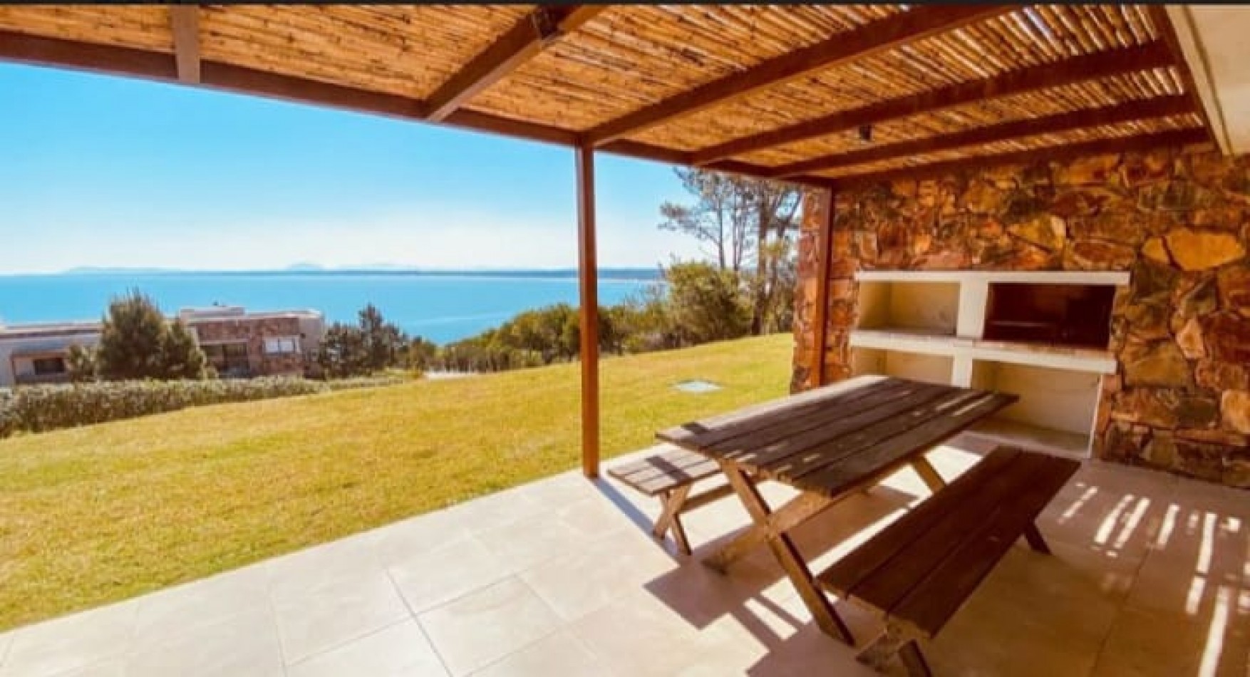 QUARTIER PUNTA BALLENA. 1 dormitorio vista al mar con parrillero