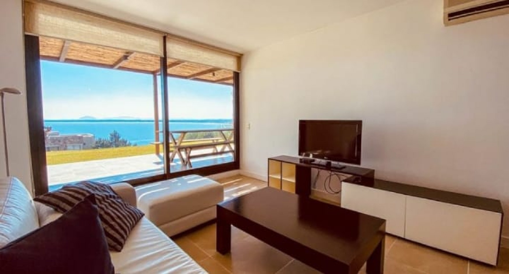 QUARTIER PUNTA BALLENA. 1 dormitorio vista al mar con parrillero