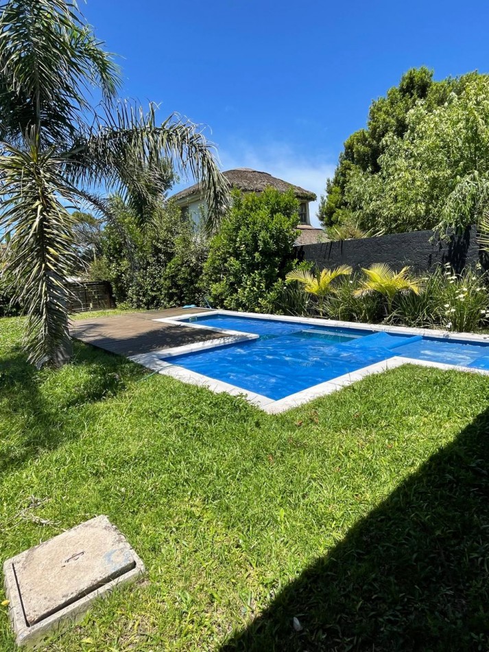 MANANTIALES. Casa de 3 dormitorios y piscina