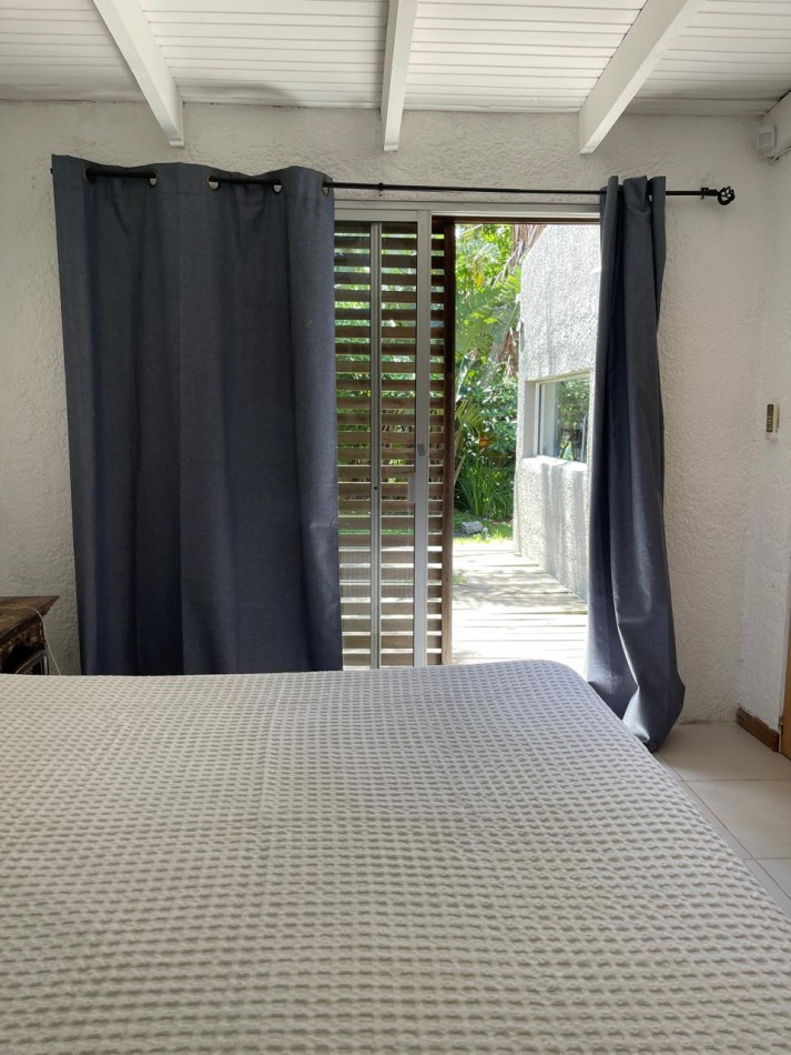 MANANTIALES. Casa de 3 dormitorios y piscina