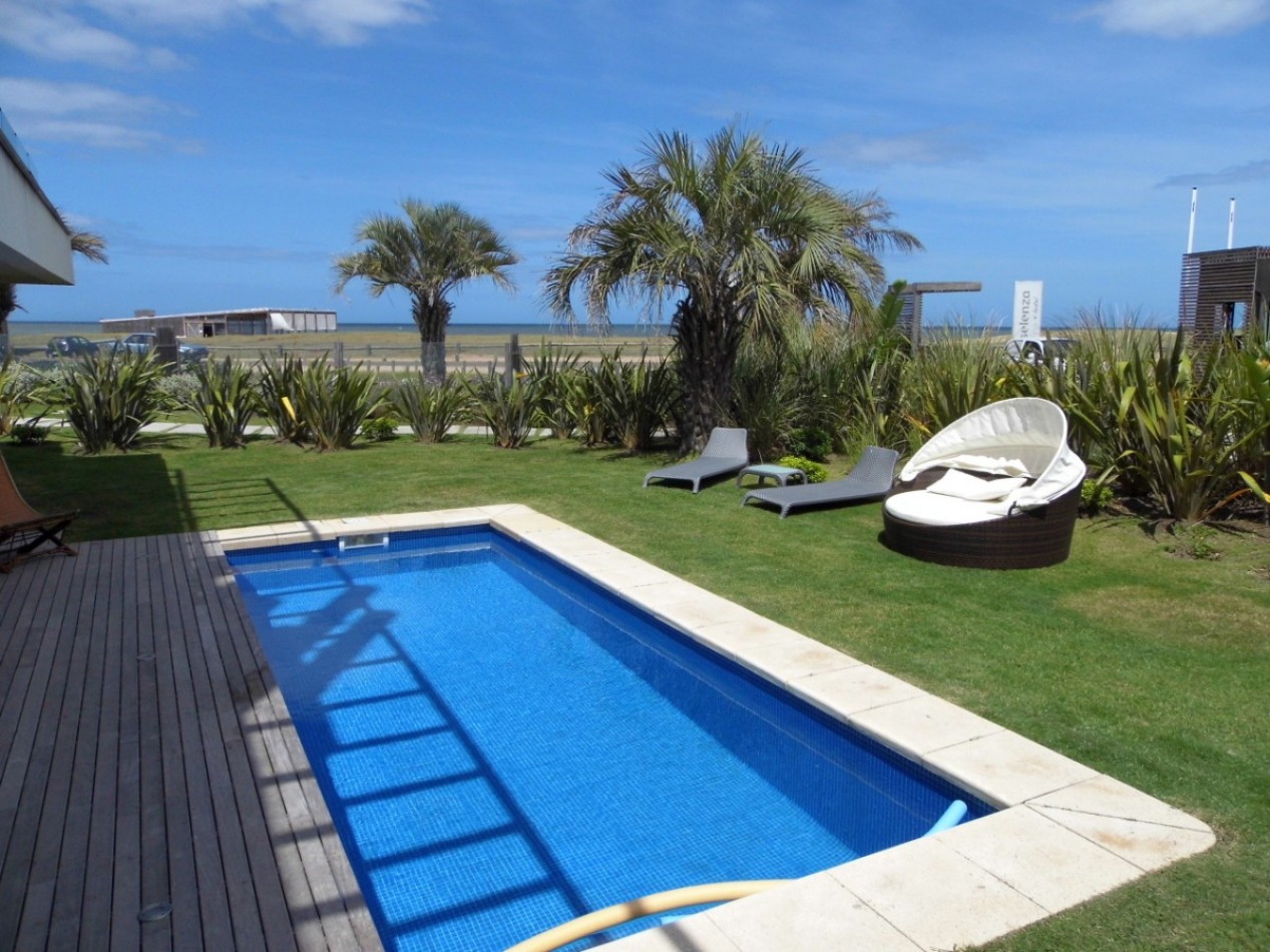 SELENZA. Apartamento de 3 dormitorios con piscina privada