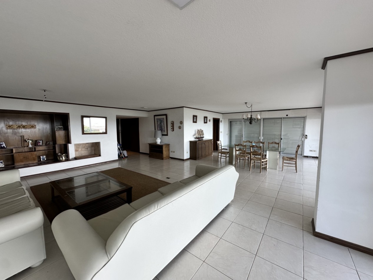 Peninsula. Rambla, Planta Baja vista al mar, 3 dormitorios
