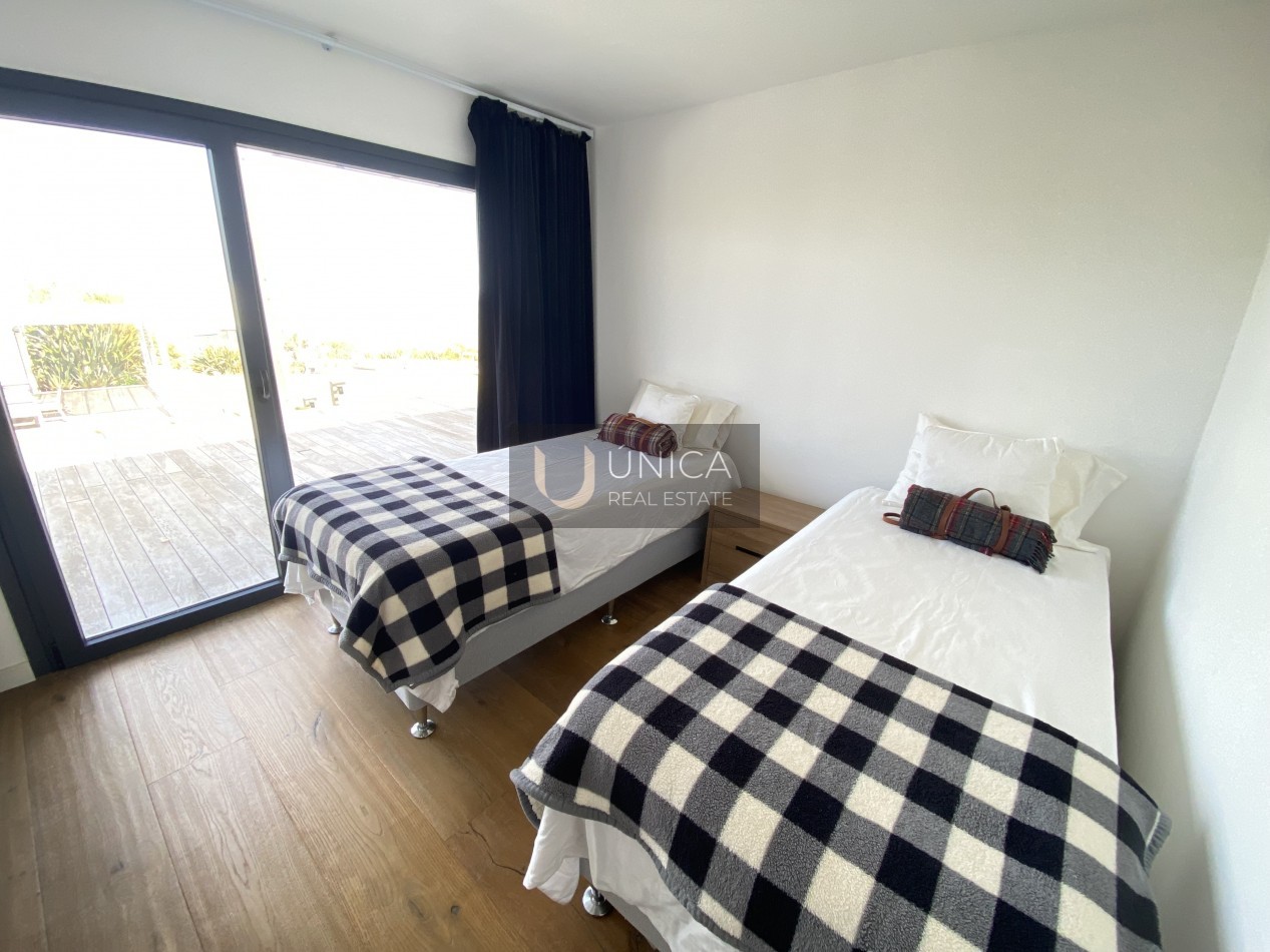 MANANTIALES. 4 suites y piscina