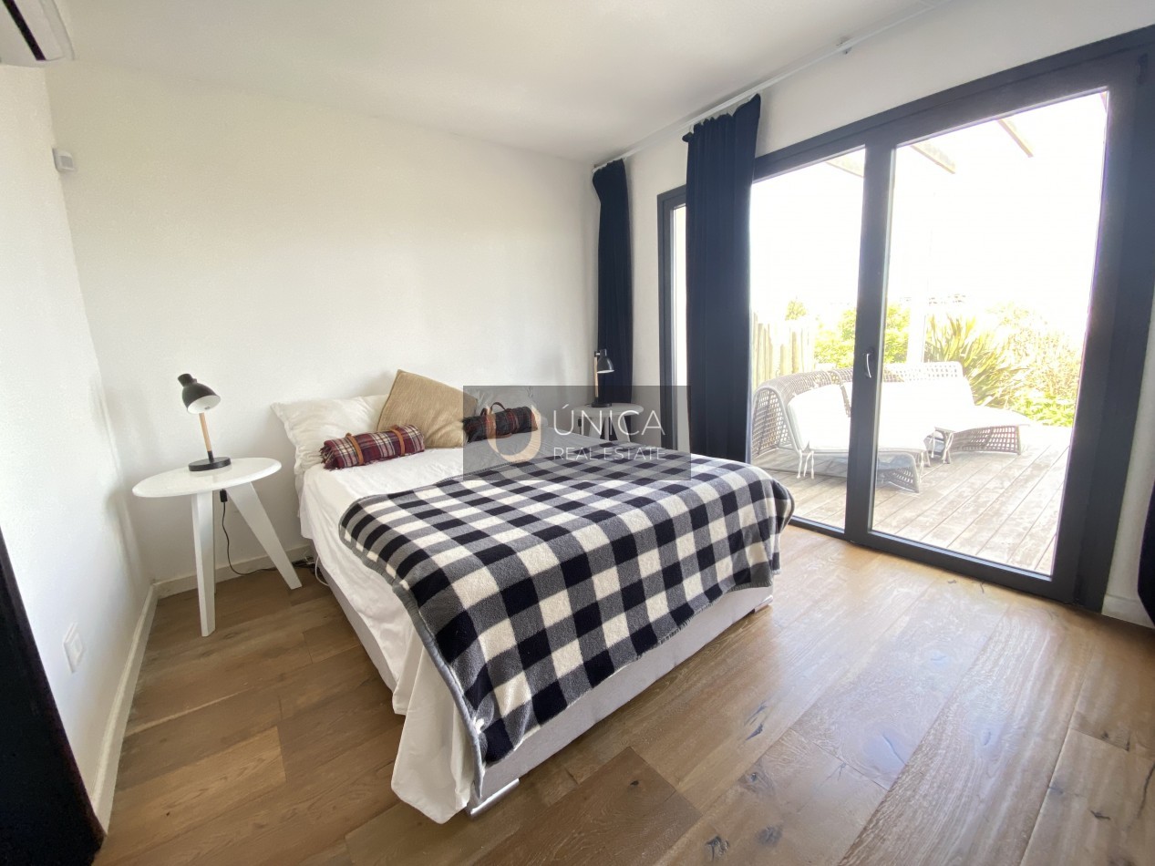 MANANTIALES. 4 suites y piscina