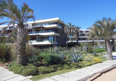SELENZA. Apartamento de 3 dormitorios con piscina privada