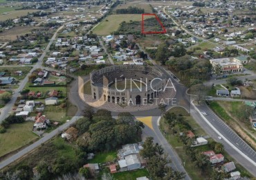 Colonia. Terreno a metros de la Plaza de Toros